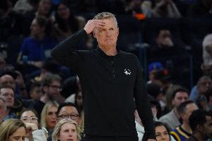 勇士今天仅得86分 球队赛季第二低 最低是打绿军的85分